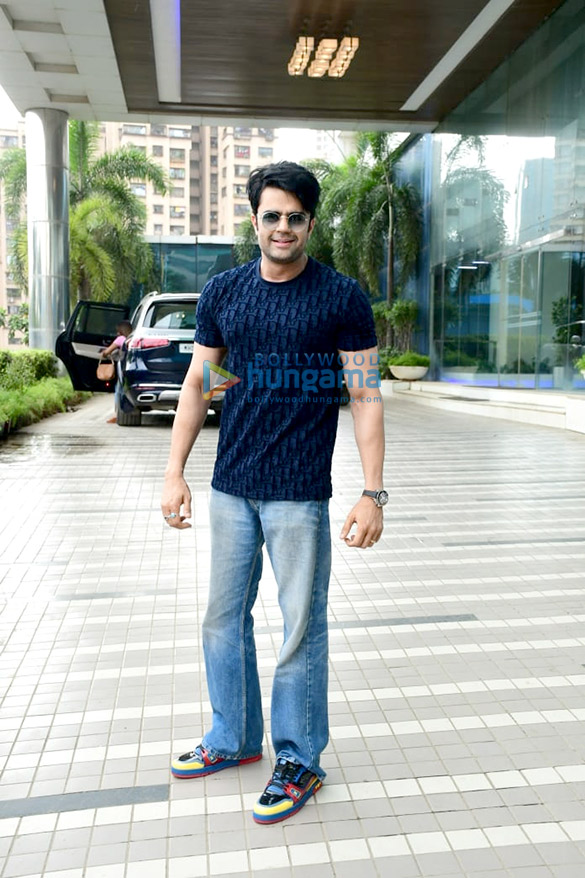 photos maniesh paul snapped in andheri 2