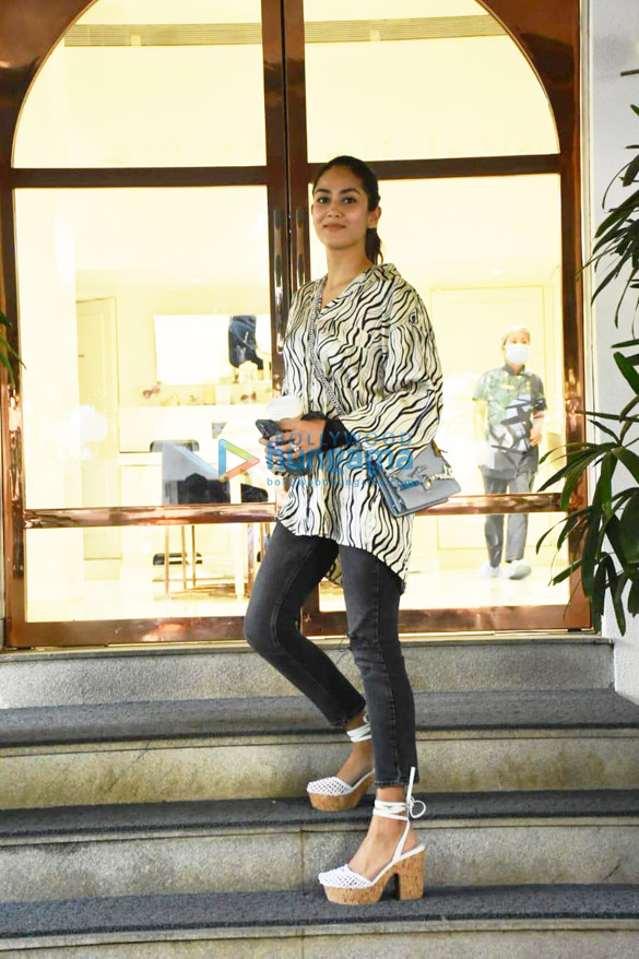 photos mira kapoor snapped in bandra 2