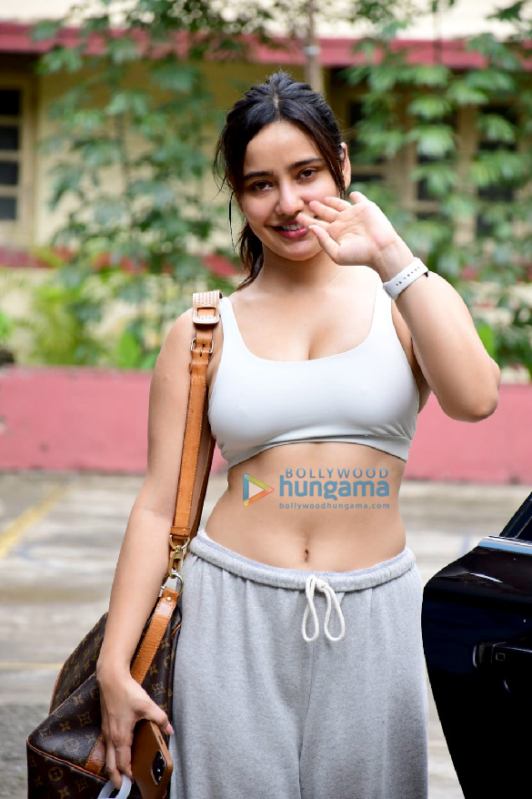 photos neha sharma spotted at the gym in bandra 2 3