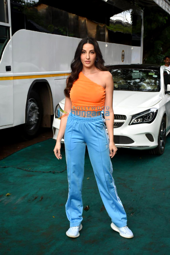 photos nora fatehi spotted in aarey colony goregaon 3