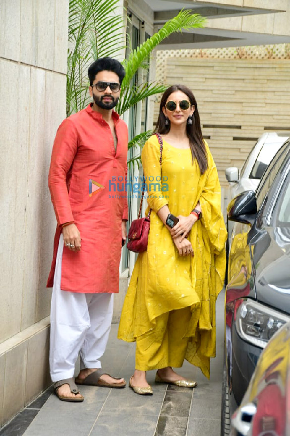 photos rakul preet singh and jackky bhagnani snapped in juhu 2