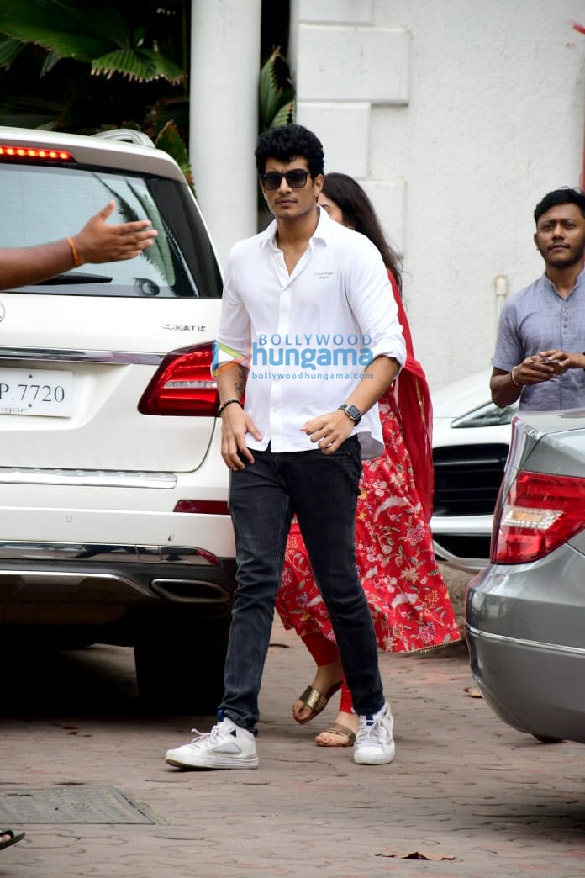 photos raveena tandon palash muchhal and others snapped visiting shilpa shettys house for ganpati 2