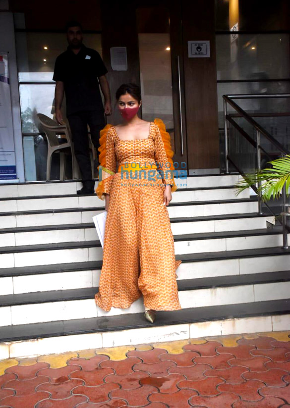 photos rubina dilaik snapped at a medical store 4