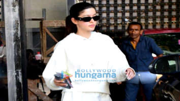 Photos: Shanaya Kapoor snapped at a clinic in Bandra