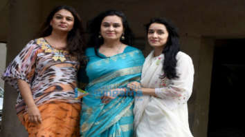Photos: Shraddha Kapoor, Padmini Kolhapure and Tejaswini Kolhapure snapped in Juhu