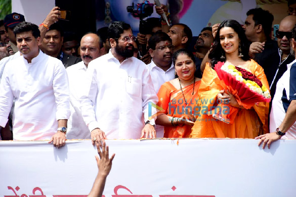 photos shraddha kapoor snapped at tembhi naka in thane for gokulashtami celebrations 1 2