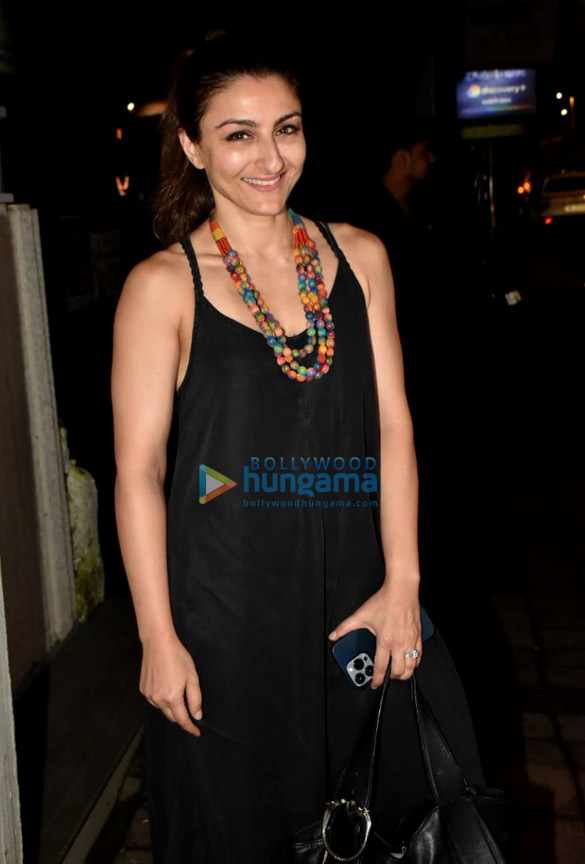 photos soha ali khan and kunal khemu snapped at anika in bandra 5