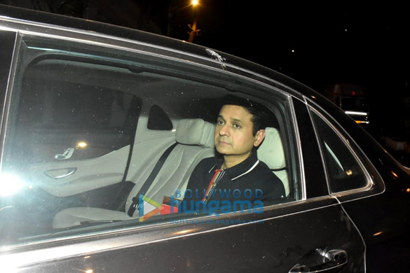 photos varun dhawan and apoorva mehta snapped at karan johars house in bandra 2