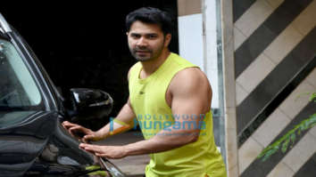 Photos: Varun Dhawan snapped at the gym