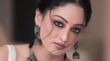 Sandeepa Dhar looks beautiful in old school look