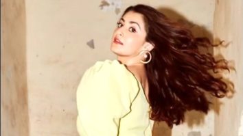 Shivaleeka Oberoi look stunning in yellow outfit