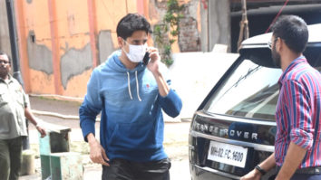 Sidharth Malhotra looks handsome in a blue hoodie