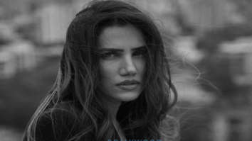 Celebrity Photos of Sonnalli Seygall