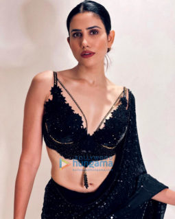 Celebrity Photos of Sonnalli Seygall