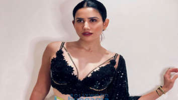 Celebrity Photos of Sonnalli Seygall