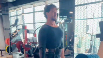 Tiger Shroff lifts up 220 kgs of weight efficiently