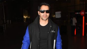 Varun Dhawan never disappoints his fans for a selfie