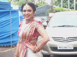 Amruta Khanvilkar dressed up in Madhuri Dixit’s Dola re Dola outfit