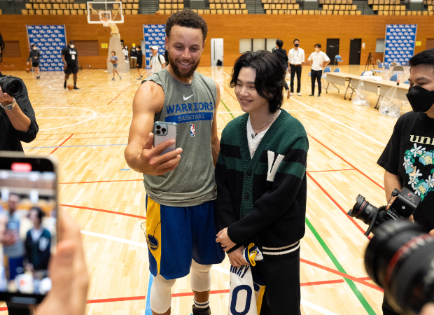 BTS’ SUGA has a gala time with Warriors’ point guard Steph Curry; sits courtside and meets Tennis player Naomi Osaka, see photos and videos