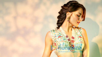 Celeb Photos Of Elli AvrRam