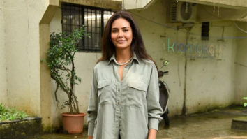 Esha Gupta looks pretty in a grey shirt