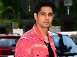 Handsome Hunk Sidharth Malhotra poses for paps