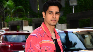 Handsome Hunk Sidharth Malhotra poses for paps