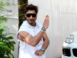 Handsome Hunk Vidyut Jammwal shows his concern towards paps