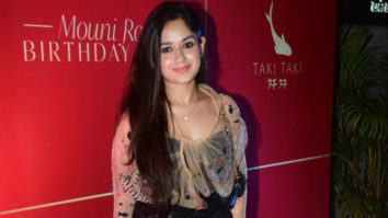 Jannat Zubair looks beautiful in glittery outfit