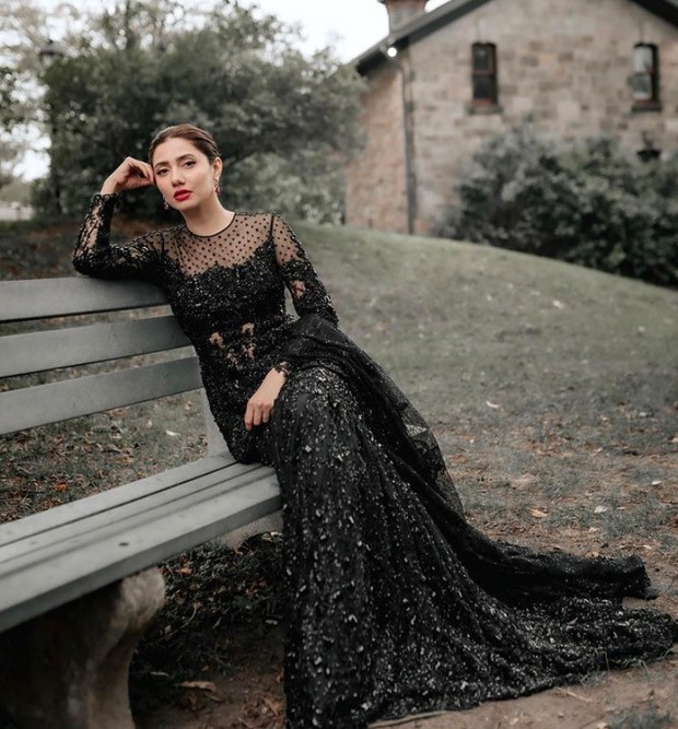 Mahira Khan casts a spell with her beauty in black sequinned dress amid reports of her Hollywood debut with Will Smith Mahira Khan casts a spell with her beauty in black sequinned dress amid reports of her Hollywood debut with Will Smith