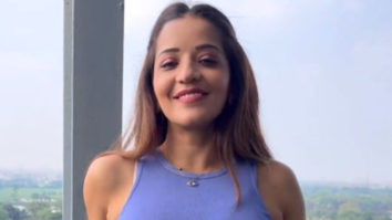 Monalisa looks beautiful in any outfit she wears!