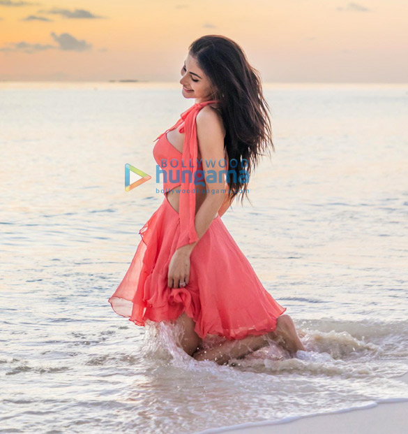mouni roy 1 158