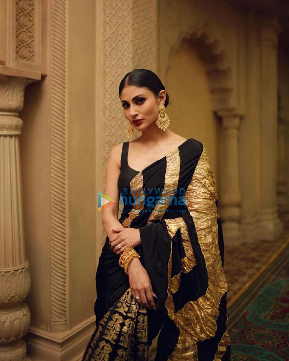 mouni roy 2 157