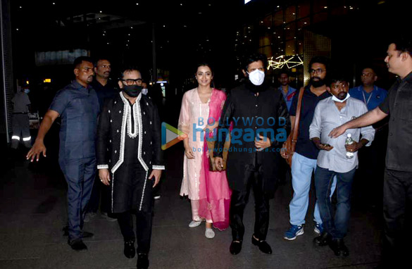 photos a r rahman trisha krishnan and chiyaan vikram snapped at the airport 2