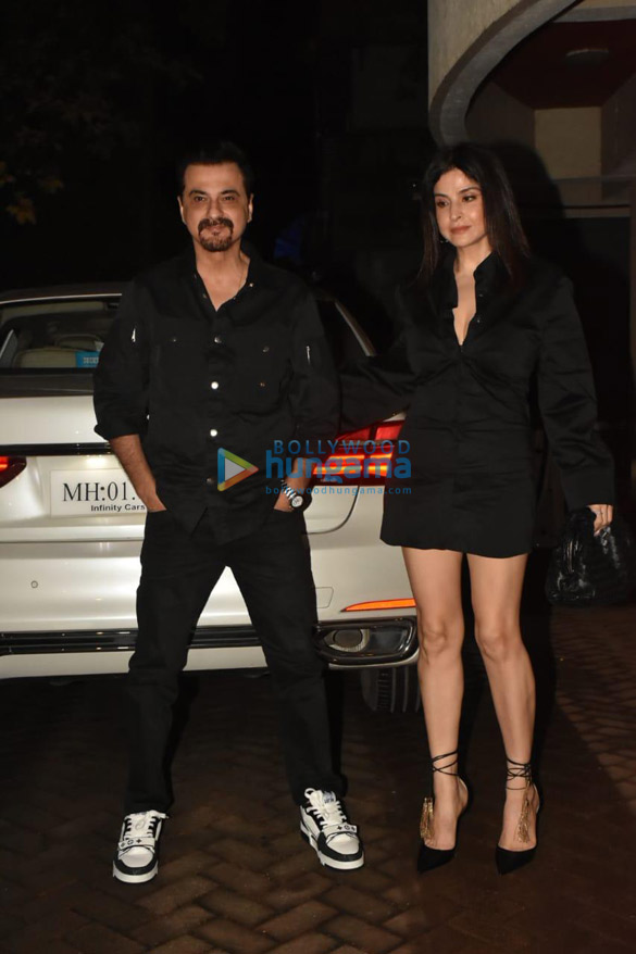 photos alia bhatt ranbir kapoor manish malhotra and others snapped at kareena kapoor khans house to celebrate her birthday 3