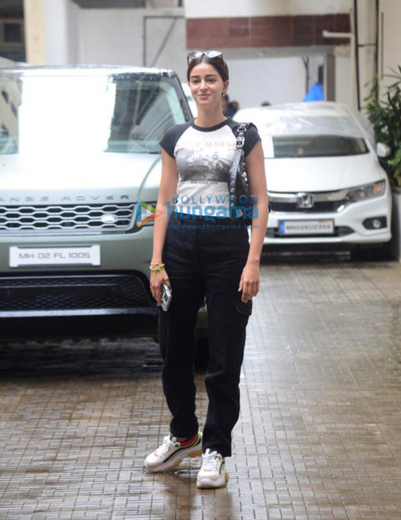 photos ananya panday snapped at old dharma productions office in khar 3