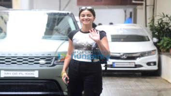 Photos: Ananya Panday snapped at old Dharma Productions office in Khar