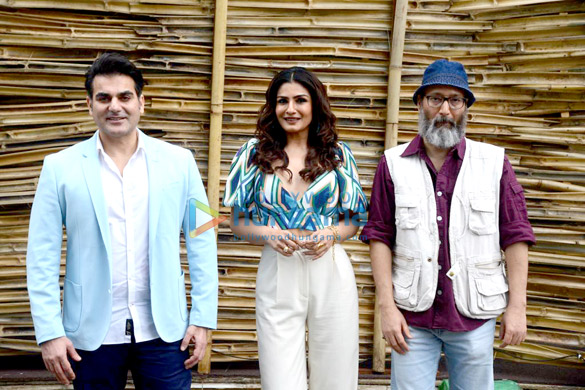 photos arbaaz khan raveena tandon satish kaushik and team patna shukla snapped for brunch at bastian i 5