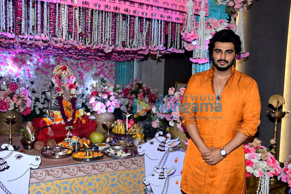 Photos: Arjun Kapoor snapped visiting T-series office for Ganpati Darshan Photos: Arjun Kapoor snapped visiting T-series office for Ganpati Darshan