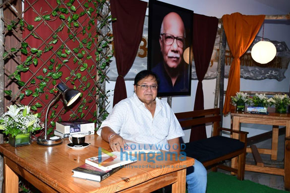 photos celebs attend late hemendra bhatias prayer meet 10