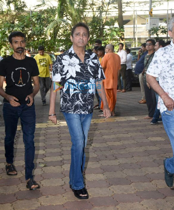 photos celebs attend late raju srivastavas prayer meet 4
