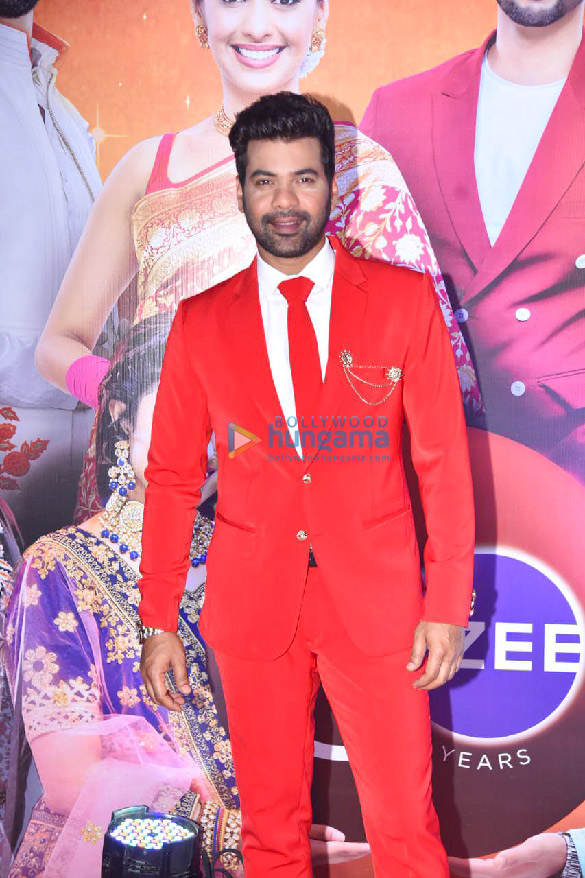 photos celebs grace the zee rishtey awards 2022 2
