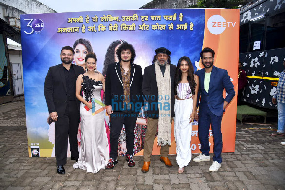 photos celebs grace the zee rishtey awards 2022 5