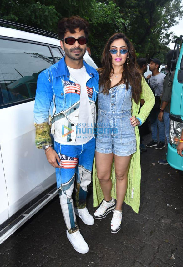 photos darshan kumaar aparshakti khurana and khushalii kumar snapped promoting their film dhokha round d corner in juhu 5