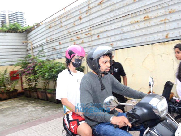 photos disha patani spotted in bandra 3 4