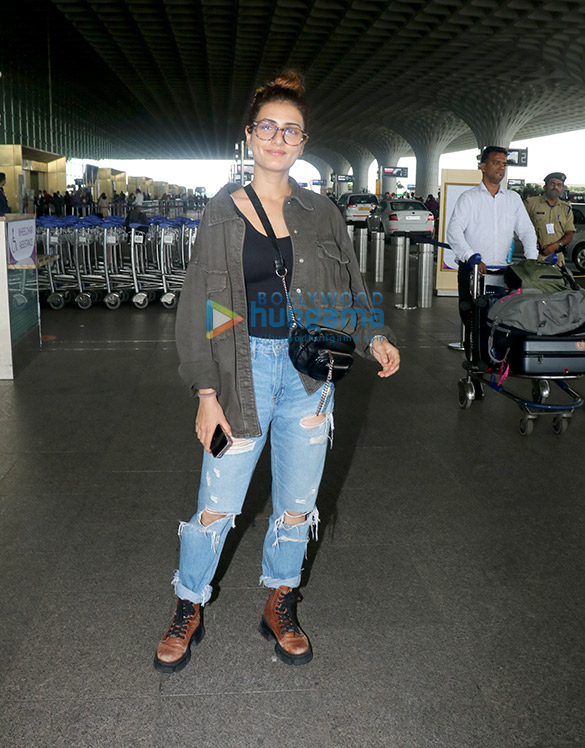 photos fatima sana shaikh snapped at the airport 1 2