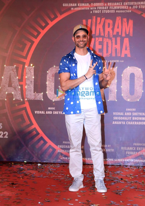 photos hrithik roshan radhika apte and others attend the song launch of alcoholia from their film vikram vedha 5