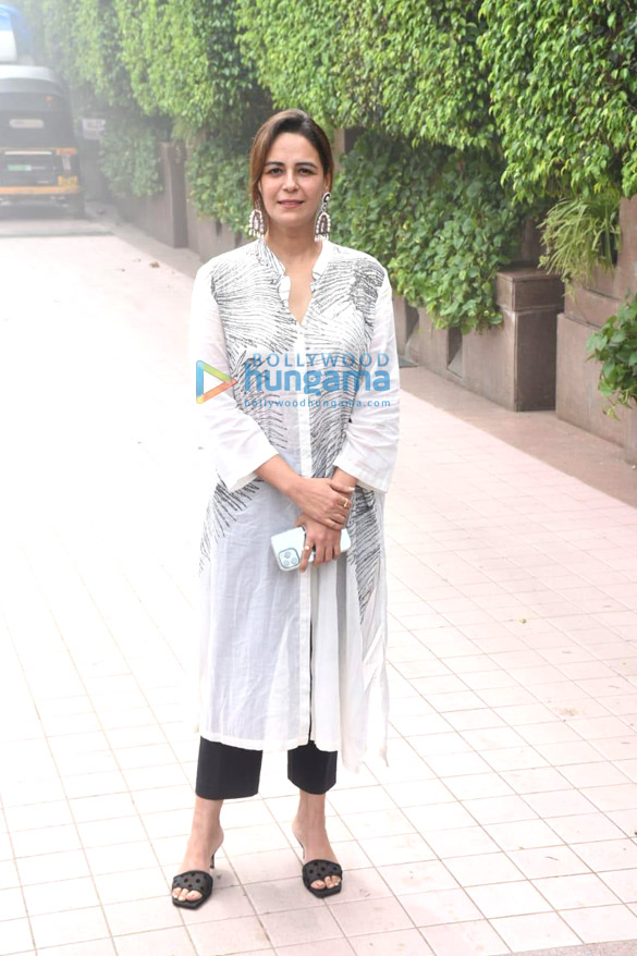 photos mona singh snapped during ek chup promotions at ramada in juhu 1
