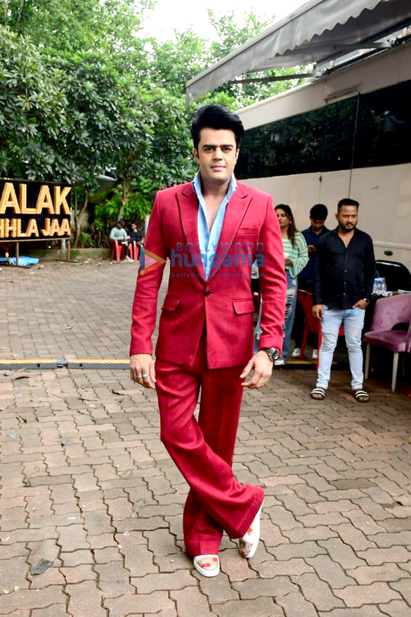 photos nora fatehi madhuri dixit karan johar nia sharma and maniesh paul snapped on the sets of jhalak dikhhla jaa season 10 4