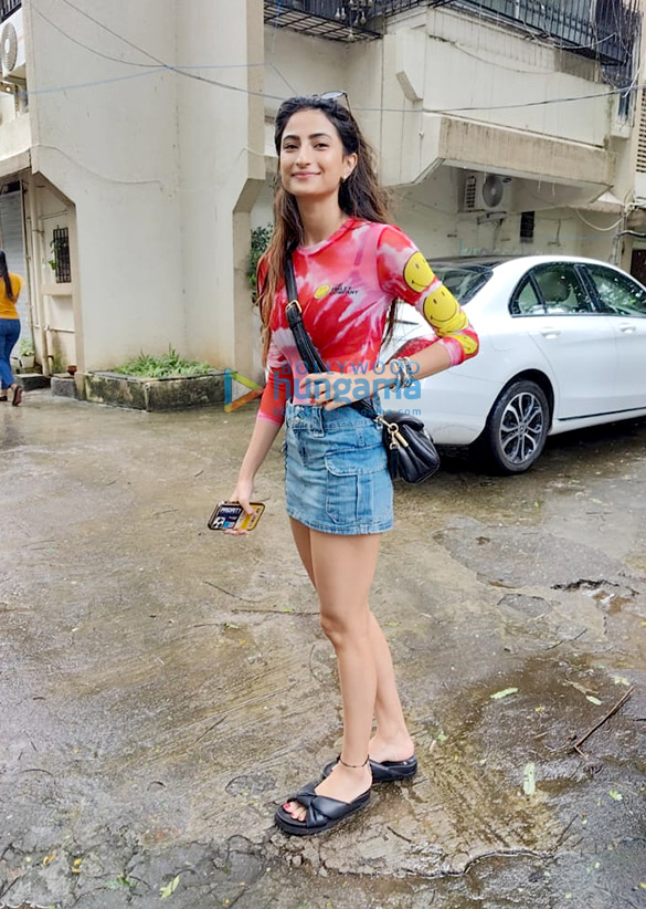 photos palak tiwari snapped at kromakay salon in juhu 1